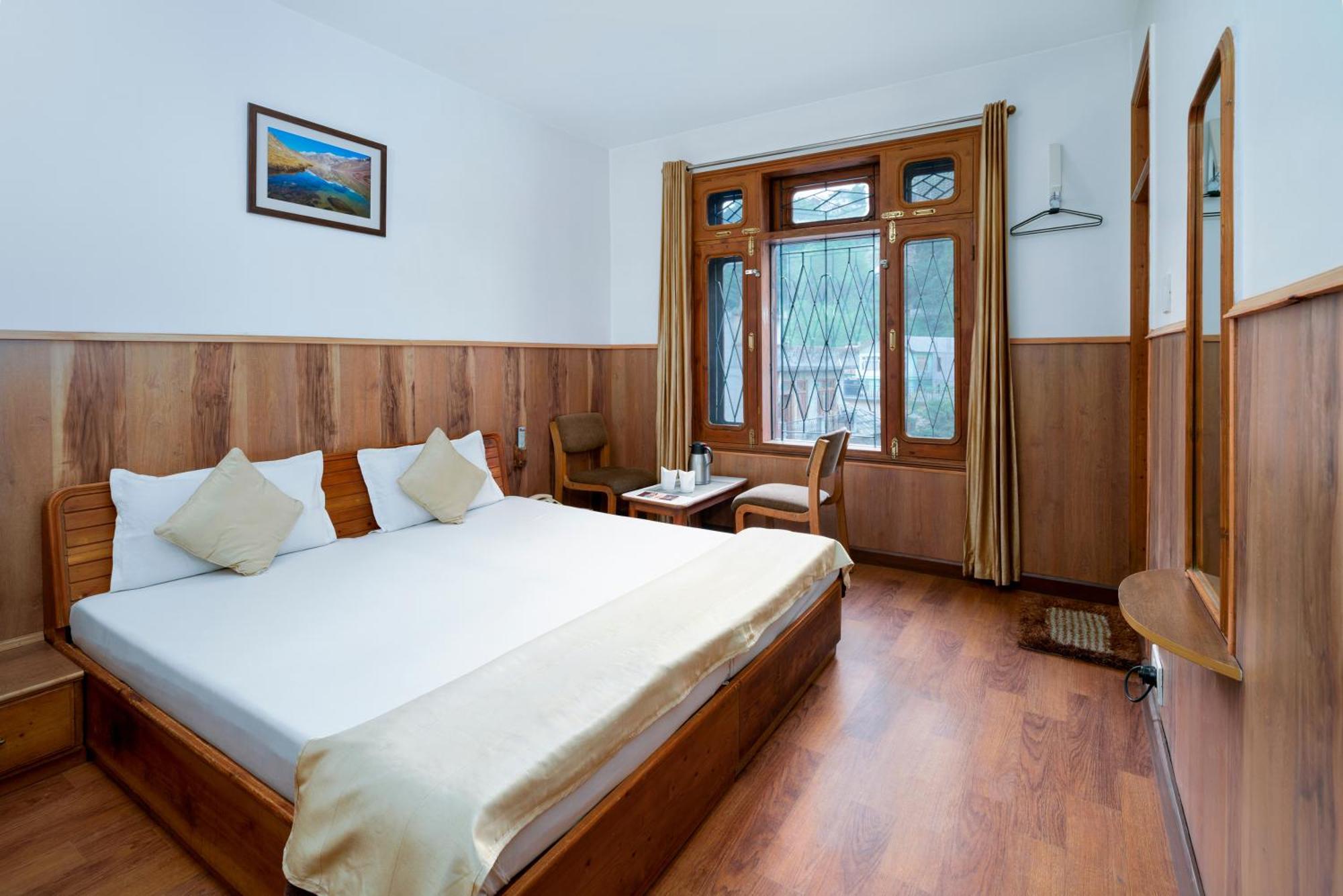 Hotel Kullu Valley Esterno foto