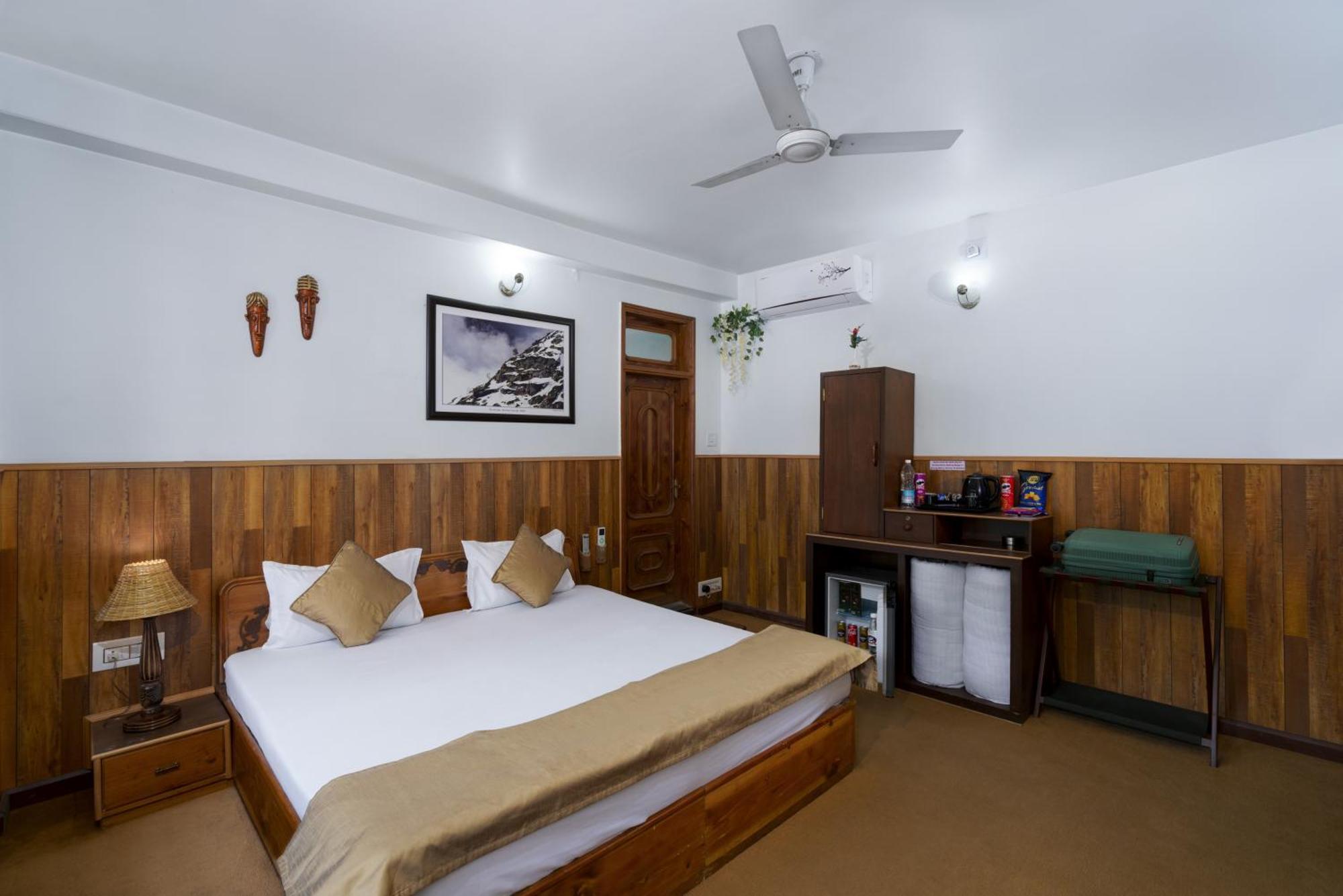 Hotel Kullu Valley Esterno foto