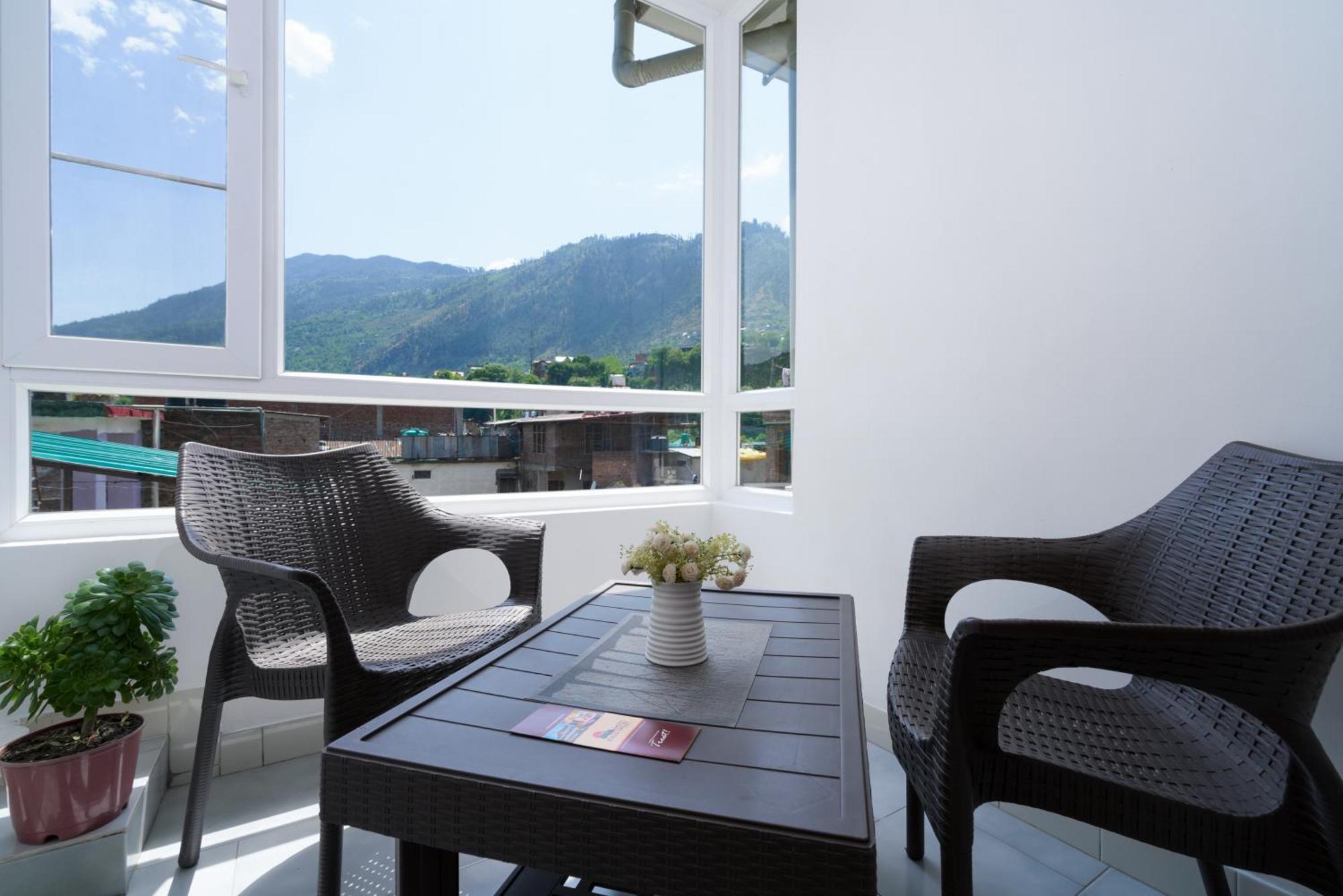 Hotel Kullu Valley Esterno foto