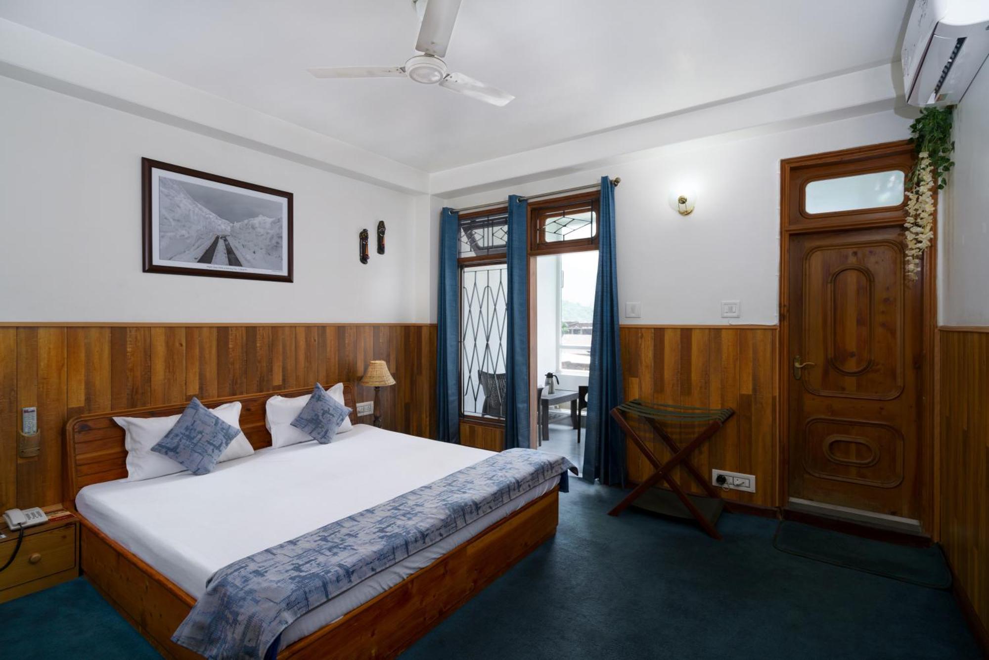 Hotel Kullu Valley Esterno foto